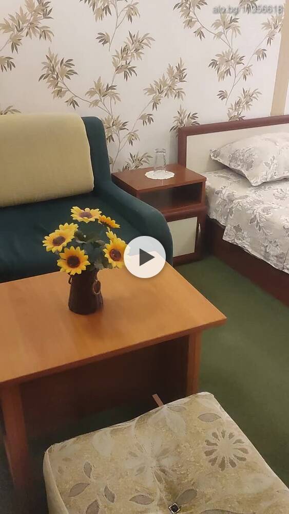 Самостоятелни стаи 26€/цена за двама,/ и безплатно паркиране