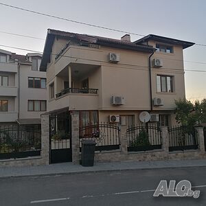 нощувки Апартамент с две спални в центъра на Черноморец