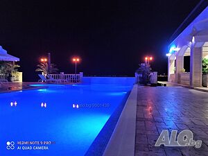 нощувки 📍ТОП ЛОКАЦИЯ | до плажа, страхотен басейн, двустаен с две бани