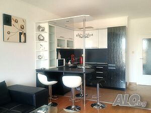 нощувки 📍ТОП ЛОКАЦИЯ | Панорамен тристаен на първа линия с гледка море на южния плаж с басейн и паркинг