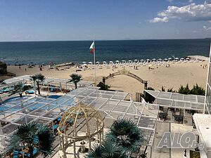 нощувки Луксозен апартамент с фронтална морска гледка в курортен комплекс Елените - на самия плаж!