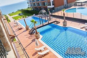 нощувки Двустаен апартамент на супер първа линия, в комплекс с басеин-кв. Сарафово