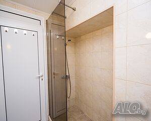 нощувки Тристаен ”Nº8” Ретро апарт с лице към площад Кирил и Методий