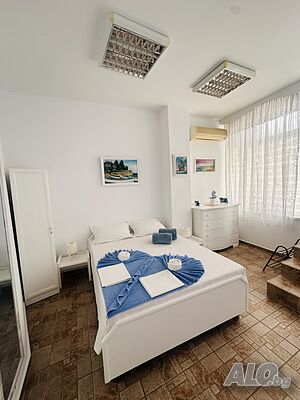 нощувки Azure Sea Apartment