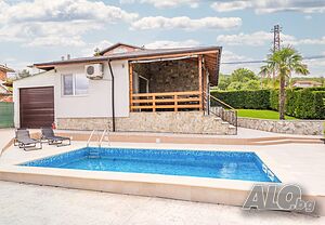 Къщи за гости Villa Golden Shore with Private Pool in Kranevo
