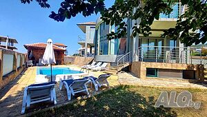 Къщи за гости На море, самостоятелна къща в Св. Влас с басейн