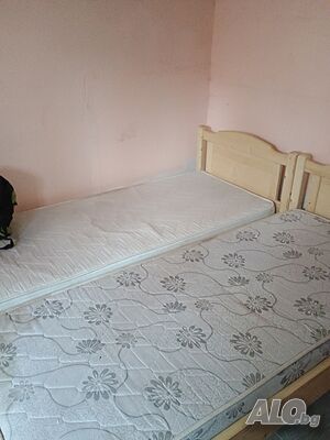  Легло в стая с две легла в супер център