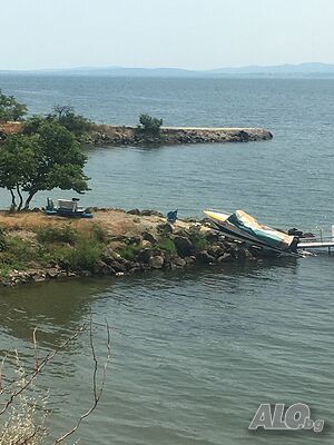 нощувки Поморие апартамент първа линия до морето