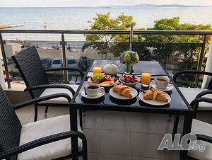 нощувки Студио на първа линия в Поморие - морето е пред вас!