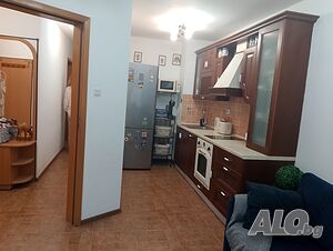 нощувки Уютен и слънчев 3-стаен апартамент в центъра на гр. Бургас