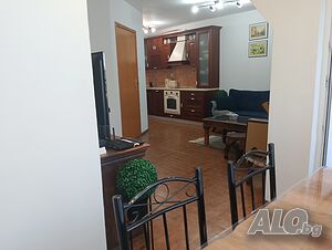 нощувки Уютен и слънчев 3-стаен апартамент в центъра на гр. Бургас