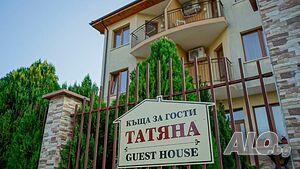 Стая под наем Делукс стая за трима в къща за гости Татяна в Бяла