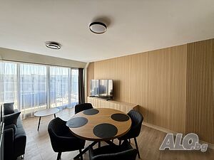 нощувки Skyline Apartment - просторен апартамент с басейн и морска гледка във Варна