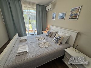 нощувки Двустаен апартамент Rose Gardens 10