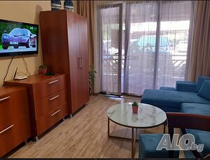 нощувки Двустаен апартамент с паркомясто и басейн
