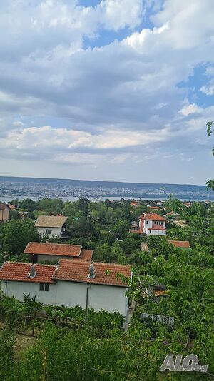 Стая под наем Варна, кв. Галата, стаи в къща - 30 € на стая. Паркинг