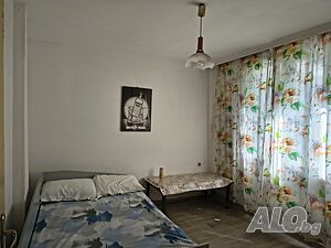 Стая под наем Нощувки Варна център ул. Парижка Комуна
