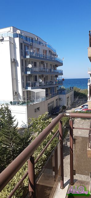 нощувки Първа линия море Поморие апартамент под наем