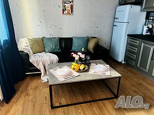 нощувки ArT Apartment Near Paradise Mall & Metro Station