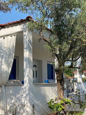 Къщи за гости Villa Four Olives, Paralia Ofrinio