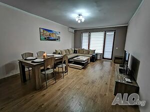 нощувки Просторен апартамент с 2 тераси
