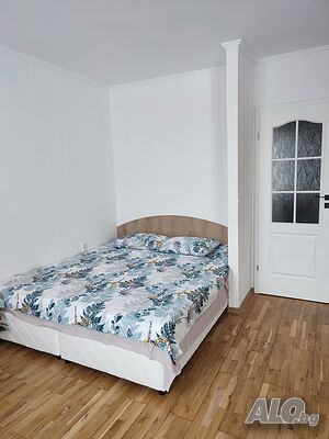 нощувки Отдавам студио под наем в центъра