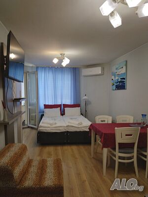 нощувки Студио за двама с безплатно паркомясто в подземен гараж.