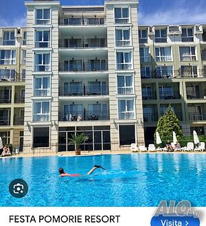 нощувки Двустаен апартамент на плажа Поморие