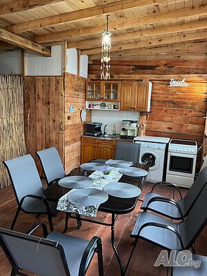 Къщи за гости Каравана под наем Диви и Щастливи - къмпинг Атлиман